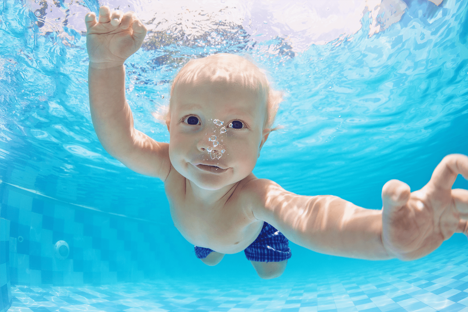 iStock-494155790 baby swim trainer