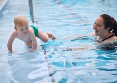 infant-swimming-lesssons-melbourne-teacher-student